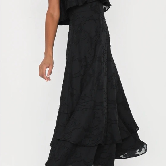 Lulu's Love You So Truly White Dress Burnout Flowers medium NWT
Strapless Midi - Picture 14 of 14